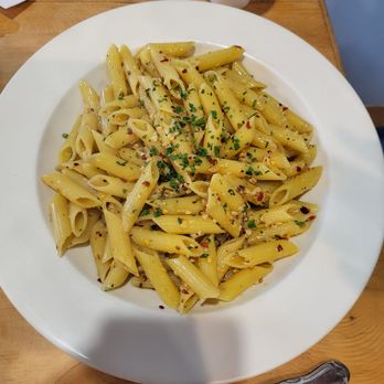 Basta Pasta Trattoria - Agile Olio - Italian Near Me - Cambridge, Massachusetts