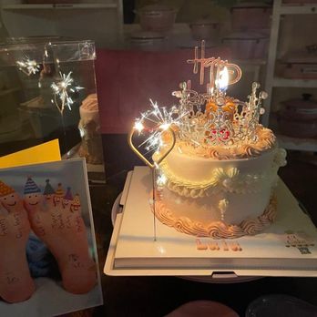 CC Cake - Beautiful birthday cake - Desserts Near Me - Arcadia, California