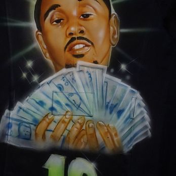 Mr Airbrush Hands - Airbrushed portrait on black fabric - Screen Printing/T-Shirt Printing Near Me Mr Airbrush Hands - Airbrushed portrait on black fabric - Screen Printing/T-Shirt Printing Near Me