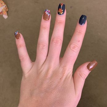 Jen's Nails - Fall nails - Nail Salons Near Me - Yuma, Arizona