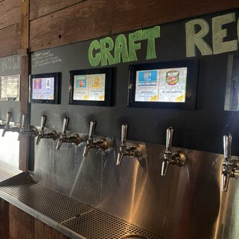 Old Towne Beer Hall & Growler - Lots of beers to try - Bars Near Me - Franklin, Indiana