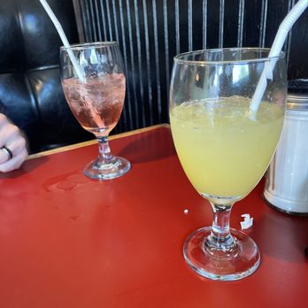 Cristy's - Mimosa and pomosa - Breakfast & Brunch Near Me - Westbrook, Connecticut