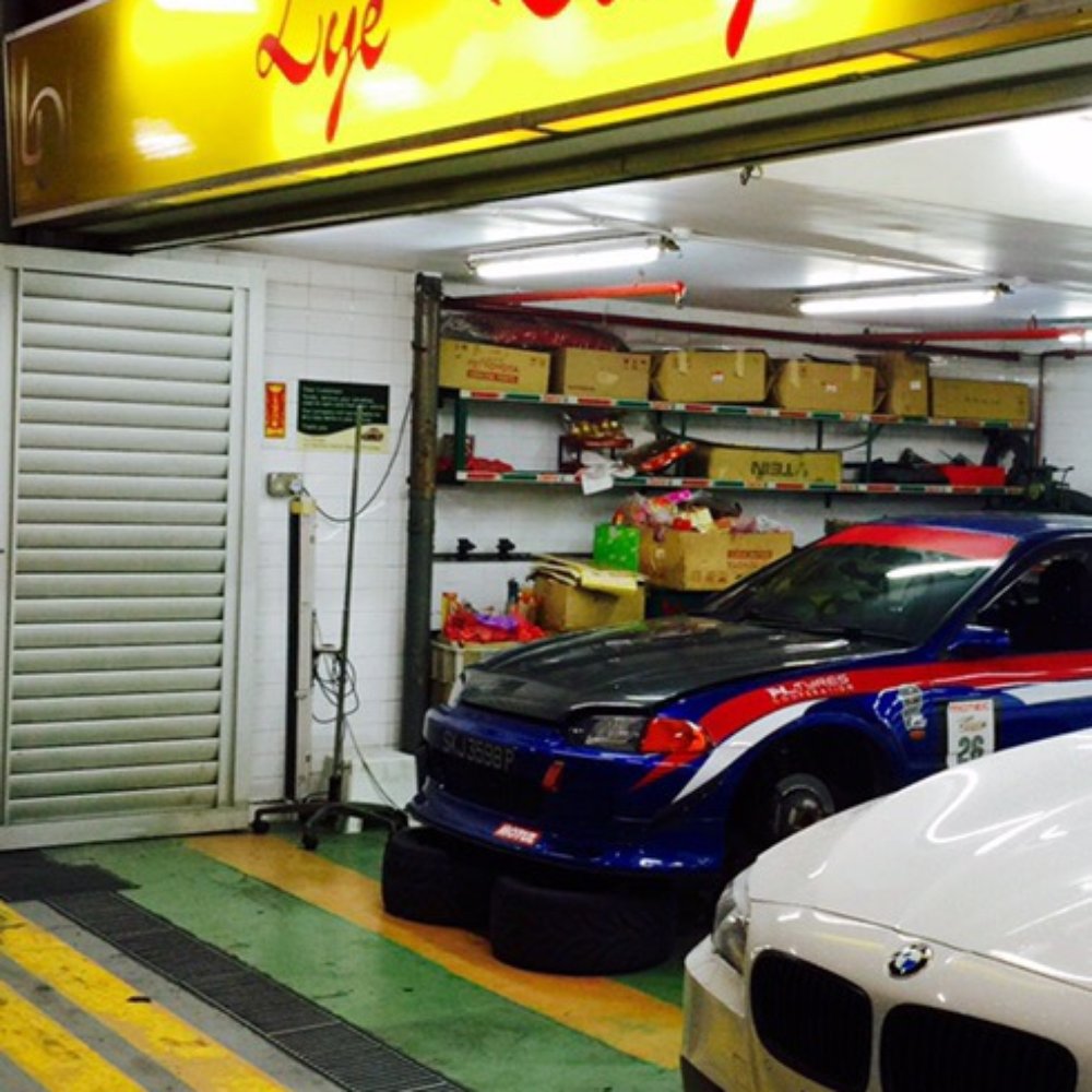 Car Body Works Repair Workshop