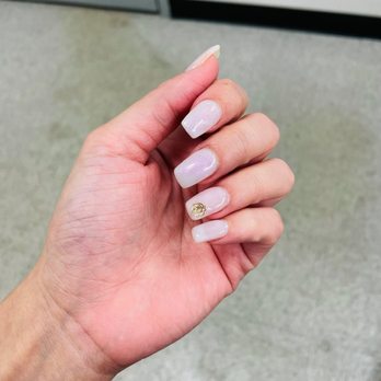 Empress Nails - Simple elegant nails by Ryan - Nail Salons Near Me - Naperville, Illinois