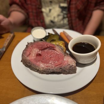 Harris' Restaurant - Prime rib - Steakhouses Near Me - San Francisco, California