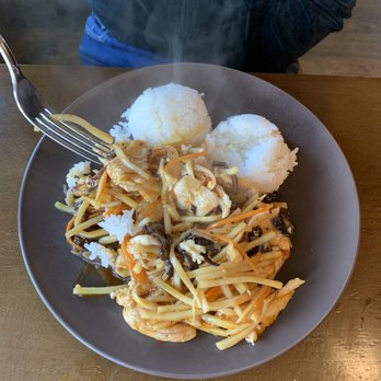 Queen's Chopstick - Chicken with Hot Garlic Sauce - Chinese Near Me - Corvallis, Oregon