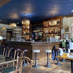 The Ship on the Shore - Cute place