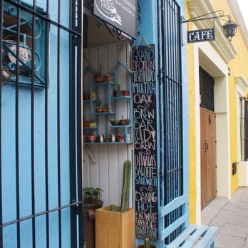 Cafeto y Baristas - If you spot this little blue building walk in! - Cafeteria Near Me - Oaxaca, OAX