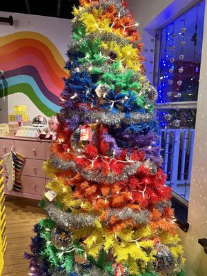 Common Dear (located inside Johnny and June) by null