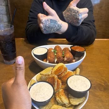 80/20 Burger Bar - Good Ol Cheese Sticks Good Ol Cheese Sticks Pickle Chips - American Near Me - Norfolk, Virginia