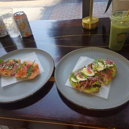 Avocado toast & smoke salmon toast Avocado toast & smoke salmon toast