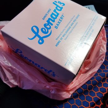 Leonard's Bakery - Bakeries Near Me - Honolulu, Hawaii