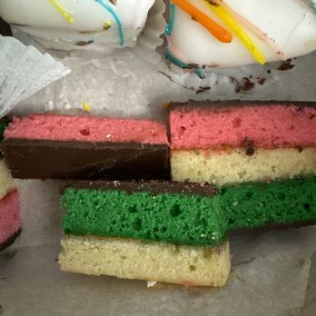 Dortoni Bakery - Rainbow cookies so dry and stale they fell apart in the box - Bakeries Near Me - Levittown, New York Dortoni Bakery - Rainbow cookies so dry and stale they fell apart in the box - Bakeries Near Me - Levittown, New York