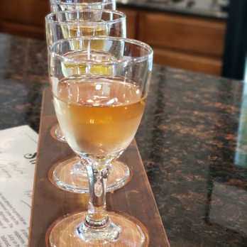 Stray Grape Urban Winery - Wine Tasting Room Near Me - San Antonio, Texas
