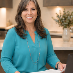 Farmers Insurance - Maria Johnson - Hello, I'm Lety and I'm happy to help with your insurance needs!
