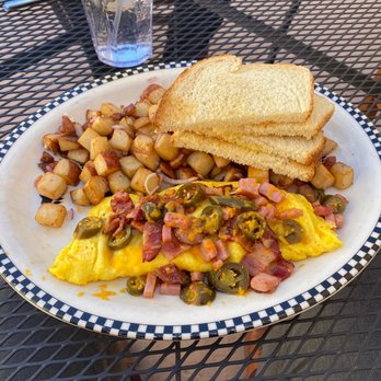 Black Bear Diner Fernley - Denver Omelette (460 cals.) - Diners Near Me - Fernley, Nevada
