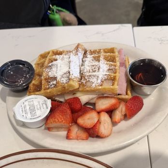 Belgian Waffle Works - Brussels Belgian - Burgers Near Me - Lake Arrowhead, California