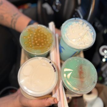Dutch Bros Coffee - Poppin- Boba Berry Lemonade Cotton Candy White Chocolate Shark Attack - Juice Bars & Smoothies Near Me - Concord, California