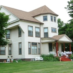 Aunt Daisy's Bed & Breakfast - Amazing stained glass Everywhere.