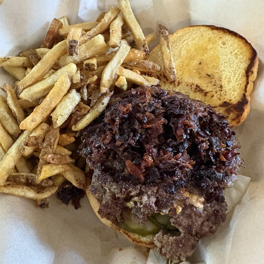 Sixth Sense Brewing - Bacon jam pimento cheese smash burger - Breweries Near Me - Jackson, Ohio Sixth Sense Brewing - Bacon jam pimento cheese smash burger - Breweries Near Me - Jackson, Ohio