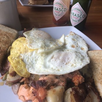 Uptown Cafe - Cafes Near Me - Warrenton, Oregon