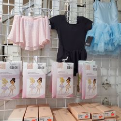 Lauren's Closet - Bloch dance shoes and tights