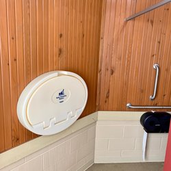 Rocky Fork Metro Park - Handicap accessible bathroom as well as baby changing table. #UpCloseSavor