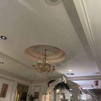 Mandarin Palace - Chandelier - Chinese Near Me - Santa Barbara, California