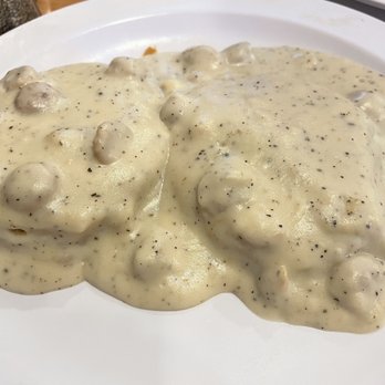 Daddy Maxwell's Diner & Cafe - Biscuits & Gravy - half order. Tasty! - Breakfast & Brunch Near Me - Williams Bay, Wisconsin