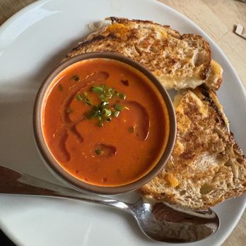 Zak The Baker - The best: tomato bisque and grilled cheese - Kosher Near Me - Miami, Florida Zak The Baker - The best: tomato bisque and grilled cheese - Kosher Near Me - Miami, Florida
