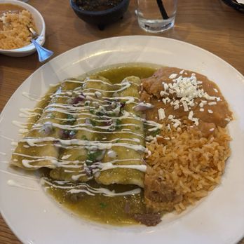 Barrio Queen - Birria Enchiladas, comes with green sauce? - Mexican Near Me - Surprise, Arizona Barrio Queen - Birria Enchiladas, comes with green sauce? - Mexican Near Me - Surprise, Arizona