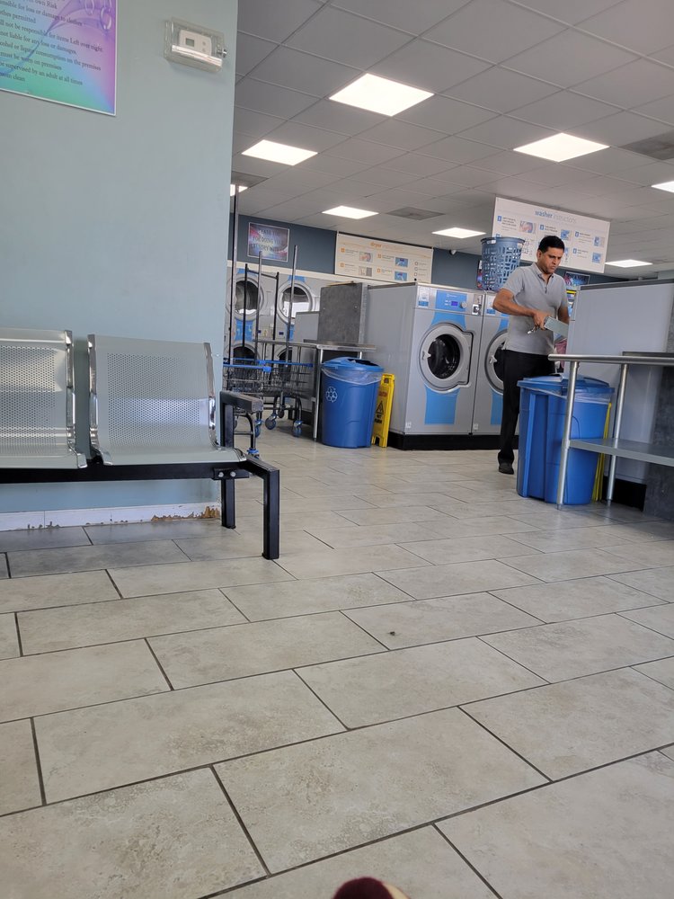 CENTRAL COIN LAUNDROMAT Updated September 2024 26 Photos 5052 W