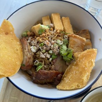 Mae Asian Eatery - Thai Near Me - Cambridge, Massachusetts