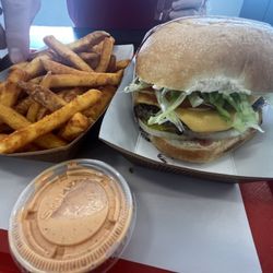 30 Burgers - Wow, one of the best burgers I've ever had! Right up there with Five Guys Friendly staff and promt service