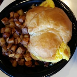 Colorado Sports Bar & Grill - Croissant breakfast