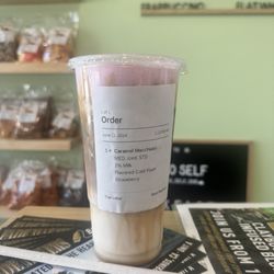 Espresso Self - 1 x Caramel Macchiato MED, Iced, STD 2% Milk Flavored Cold Foam Strawberry