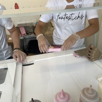 Fantasticks - Preparing my treat. - Gelato Near Me - Ashburn, Virginia