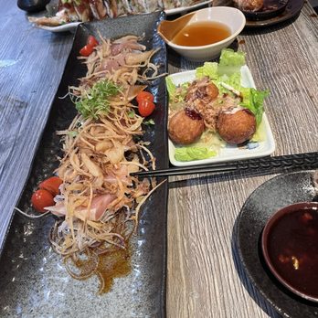 Yoshi Sushi - Sushi Bars Near Me - Los Altos, California