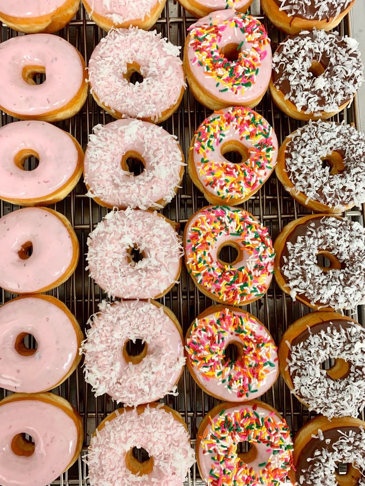 SAM’S DONUTS Updated September 2024 64 Photos & 22 Reviews 2824