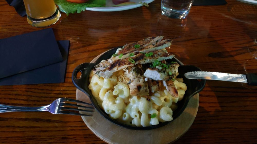 Social spots from Olde Magoun's Saloon