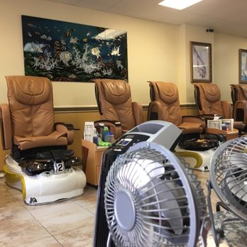 Tiffany Nails & Spa - Pedi chairs - Nail Salons Near Me - Clermont, Florida