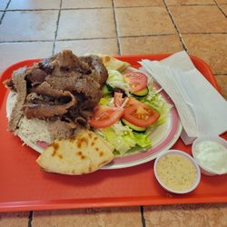 Greek Cafe - Gyro plate