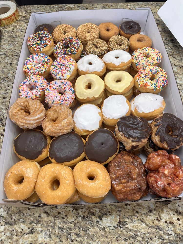 East Detroit Bakery & Deli