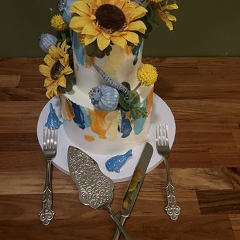 Simple Delights - Two-tier custom cake with 4in and 6in tiers - Ice Cream & Frozen Yogurt Near Me - San Mateo, California Simple Delights - Two-tier custom cake with 4in and 6in tiers - Ice Cream & Frozen Yogurt Near Me - San Mateo, California
