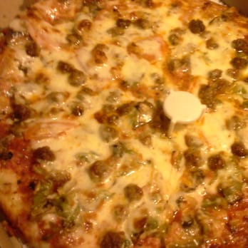 Florentina's Pizza and Pasta - Half garlic lovers half deluxe - Pizza Near Me - Clovis, California Florentina's Pizza and Pasta - Half garlic lovers half deluxe - Pizza Near Me - Clovis, California