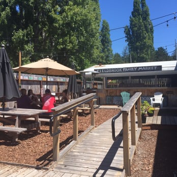 Fieldbrook Country Kitchen - Patio seating for all to enjoy & Dog friendly - Beer Bar Near Me - Fieldbrook, California