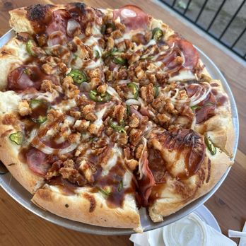 Papa’s House - BBQ chicken pizza. RUN! - Pizza Near Me - Tehachapi, California