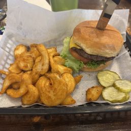 Cheeseburger & Sidewinder fries Cheeseburger & Sidewinder fries