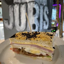 Jubis Jatetxea - Pincho vegetal con kikos molidos y aceituna negra, puerro,.... Sorprendente!!,
