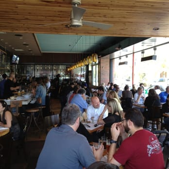 Simmzy's Restaurant Long Beach - Dinning room - Gastropubs Near Me - Long Beach, California